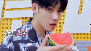 娱乐圈吃瓜任豪,娱乐圈吃瓜达人,揭秘明星幕后故事